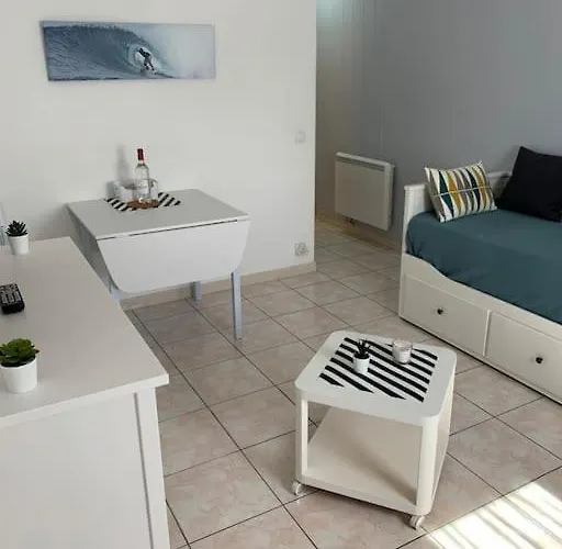 アパート Au Calme A 400 M De La *